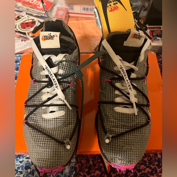 Off white Vapor Street - Picture 1 of 4